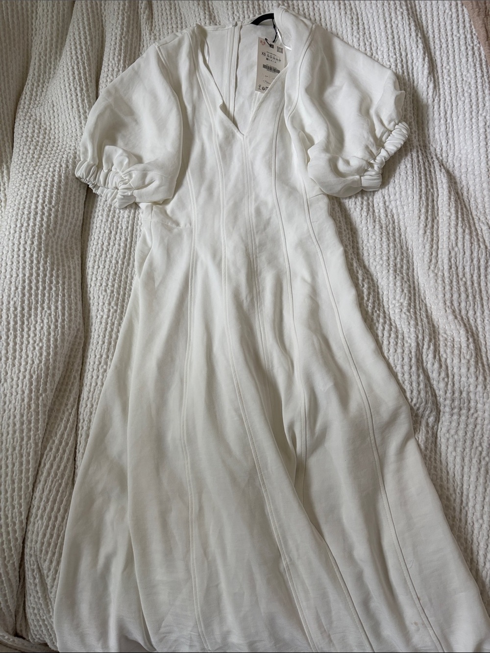 NWT White V-Neck Dress with Puff Sleeves
